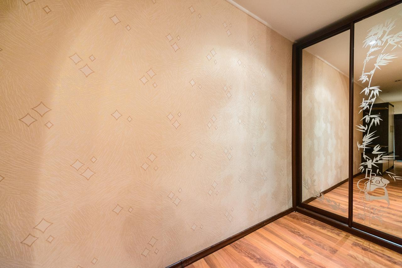 Apartment On Hryhoriia Chuprynky 키예프 외부 사진