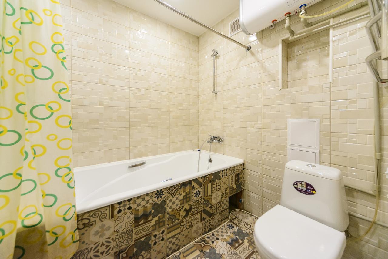 Apartment On Hryhoriia Chuprynky 키예프 외부 사진