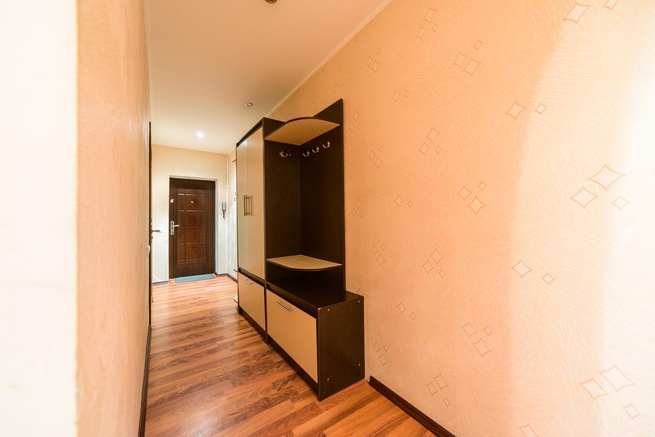 Apartment On Hryhoriia Chuprynky 키예프 외부 사진