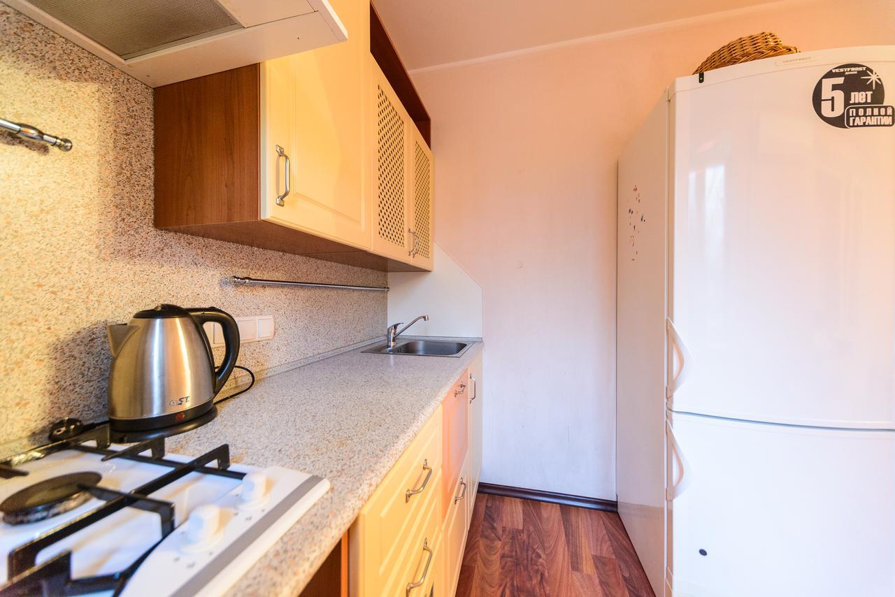 Apartment On Hryhoriia Chuprynky 키예프 외부 사진